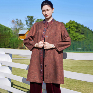 中老年妈妈春装风衣2026新款洋气时尚大码显瘦中长款绣花减龄外套