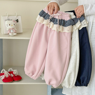 女童裤子春款2026新款宝宝休闲长裤儿童束脚格子蕾丝花边卫裤春装