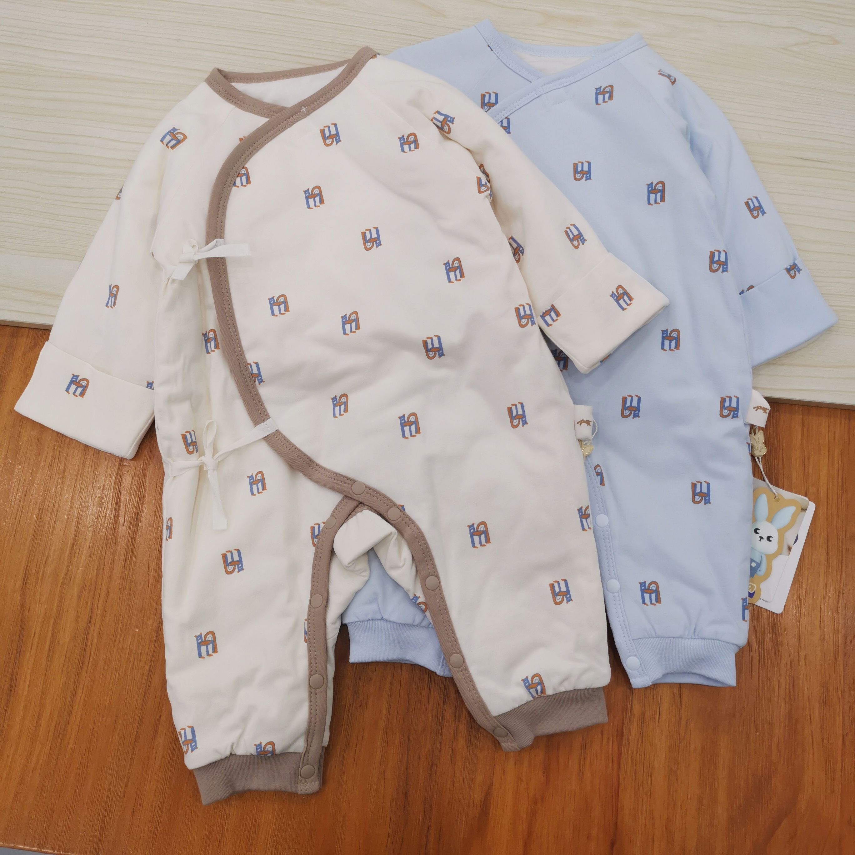 衣拉拉瑁恩瑁爱秋冬季新生婴儿加厚纯棉连体月子服爬服连身衣套装