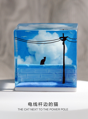 电线杆旁看云的猫手工滴胶摆件