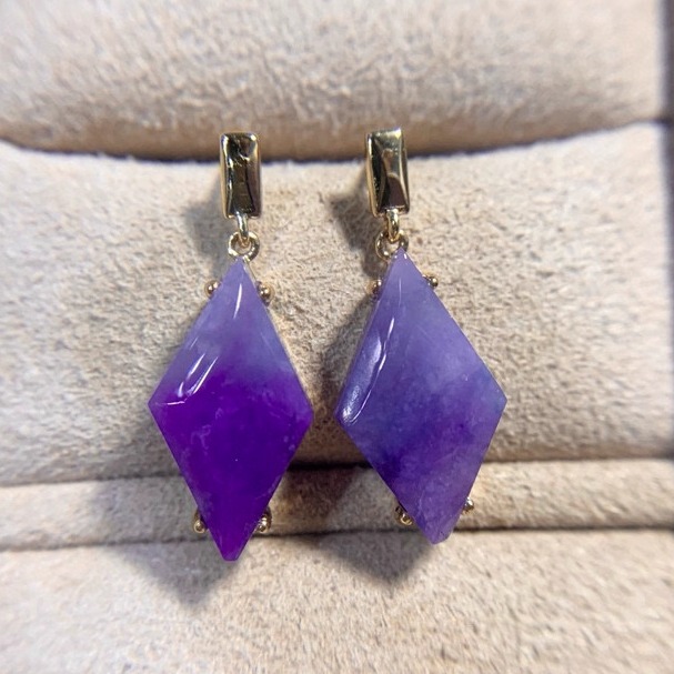 天然舒俱来耳钉18k厚金镶嵌菱形戒面