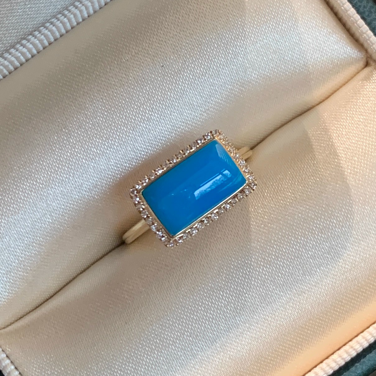 玉化蓝料绿松石戒指18k金钻石镶嵌湖北原矿