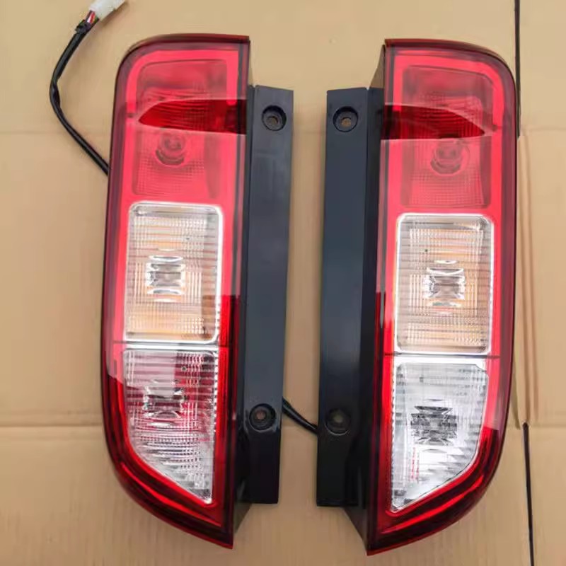 跨越星V5EVV7EV后尾灯