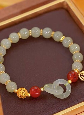 新款同款环环相扣福牌吊坠手链in