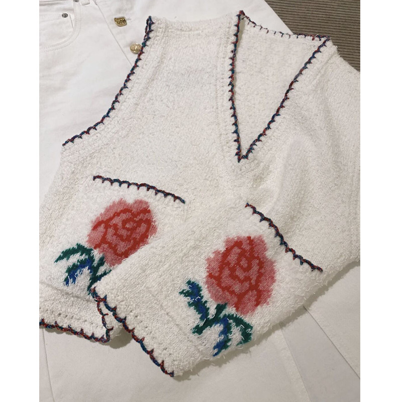 2023秋冬新款v领提花刺绣花朵叠穿短款羊毛针织背心马甲无袖上衣