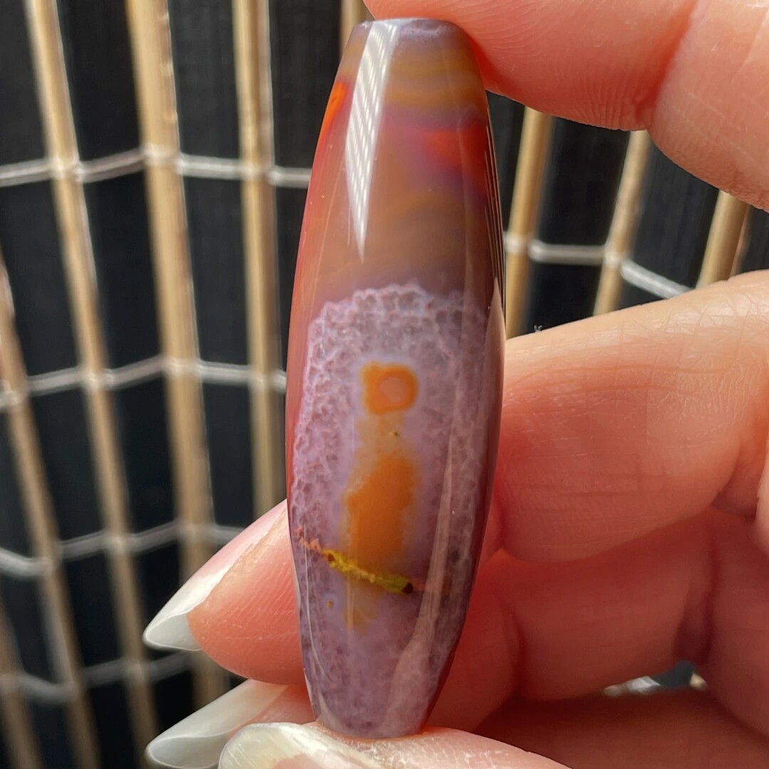 战国红玛瑙精品多彩俏色像形意境颈饰