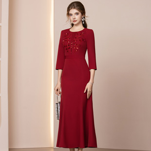 红色连衣裙女轻奢高级感2026新款春装重要场合收腰鱼尾长裙子精品