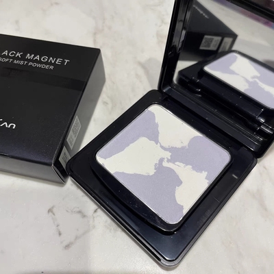 卡姿兰黑磁柔纱蜜粉饼正品