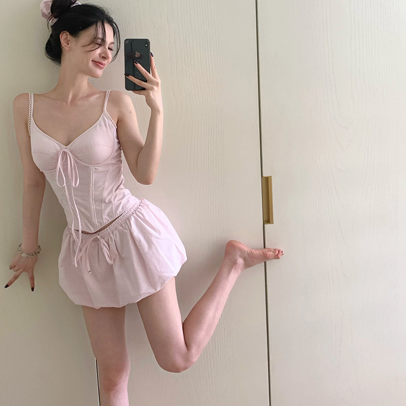 Lienni2025新款气质粉白条纹鱼骨吊带胸衣女高腰显瘦花苞裤裙套装