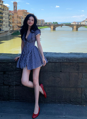 Lienni2025夏季新款气质复古收腰显瘦格纹拼接蕾丝短袖连衣裙女