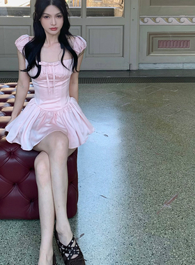 Lienni甜心芭蕾2025夏季新款收腰显瘦双面缎鱼骨芭蕾短袖连衣裙女