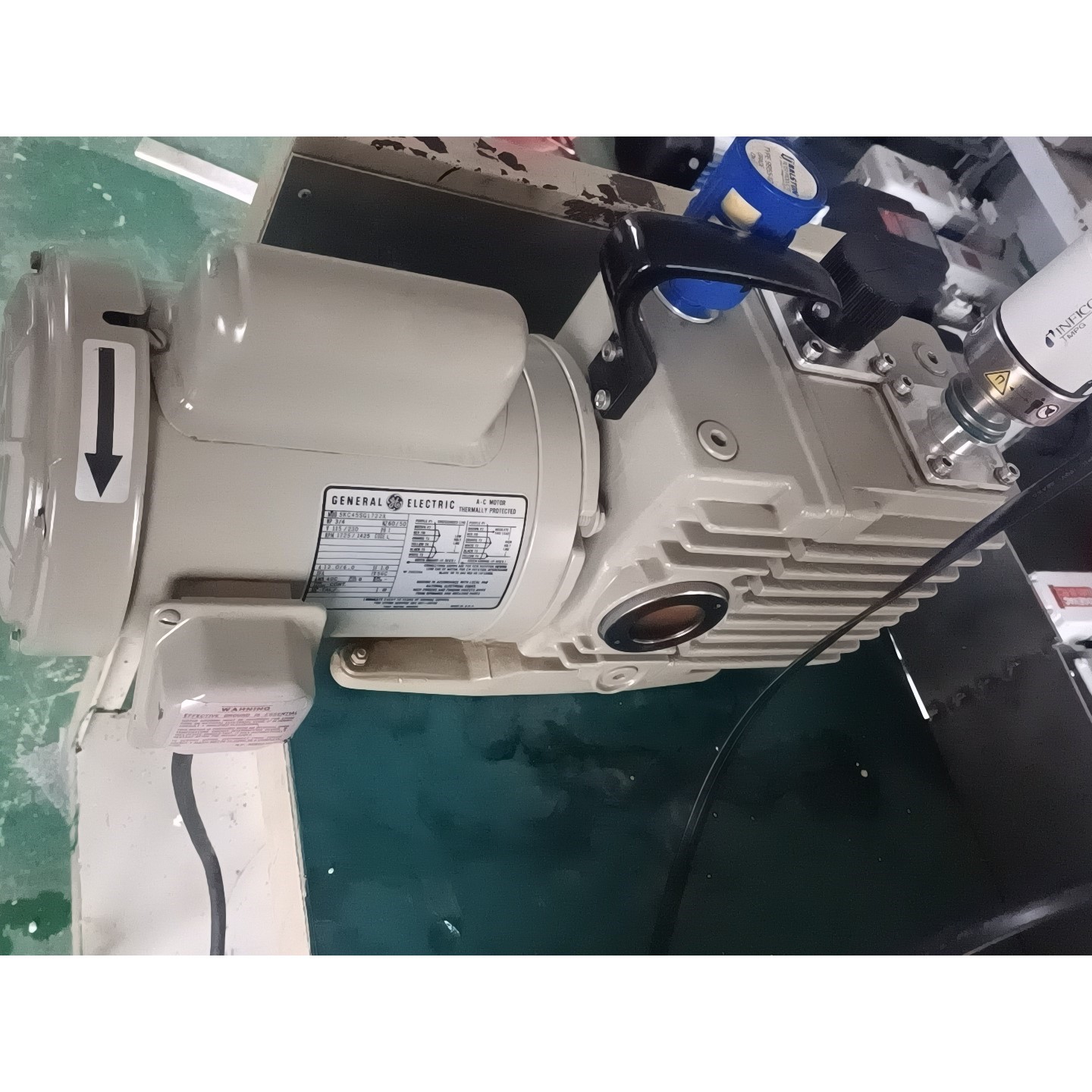 维修指导品牌型号 莱宝真空泵D8A纯进口的不是莱宝D8C自重30多公