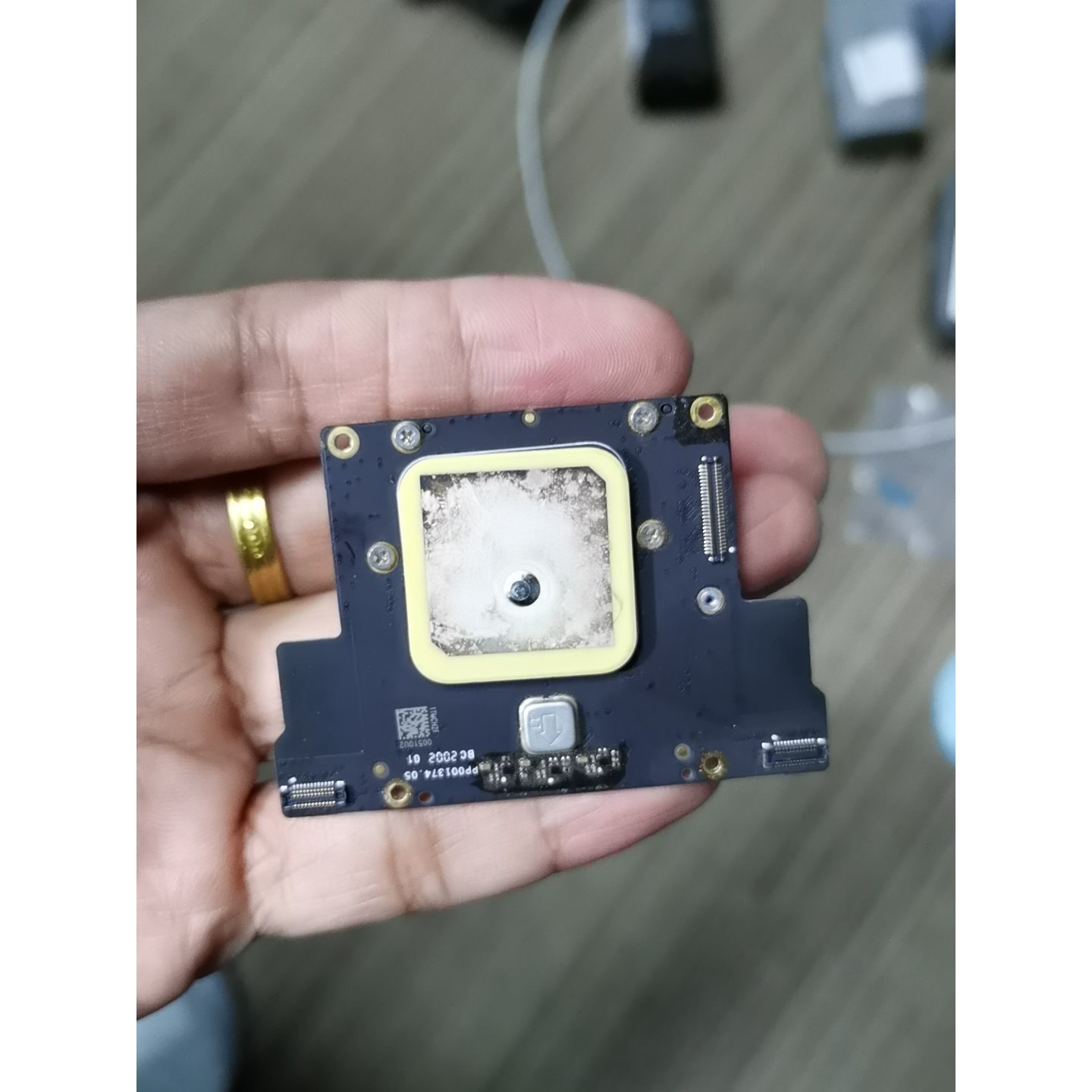 维修指导大疆无人机air2GPS板详询