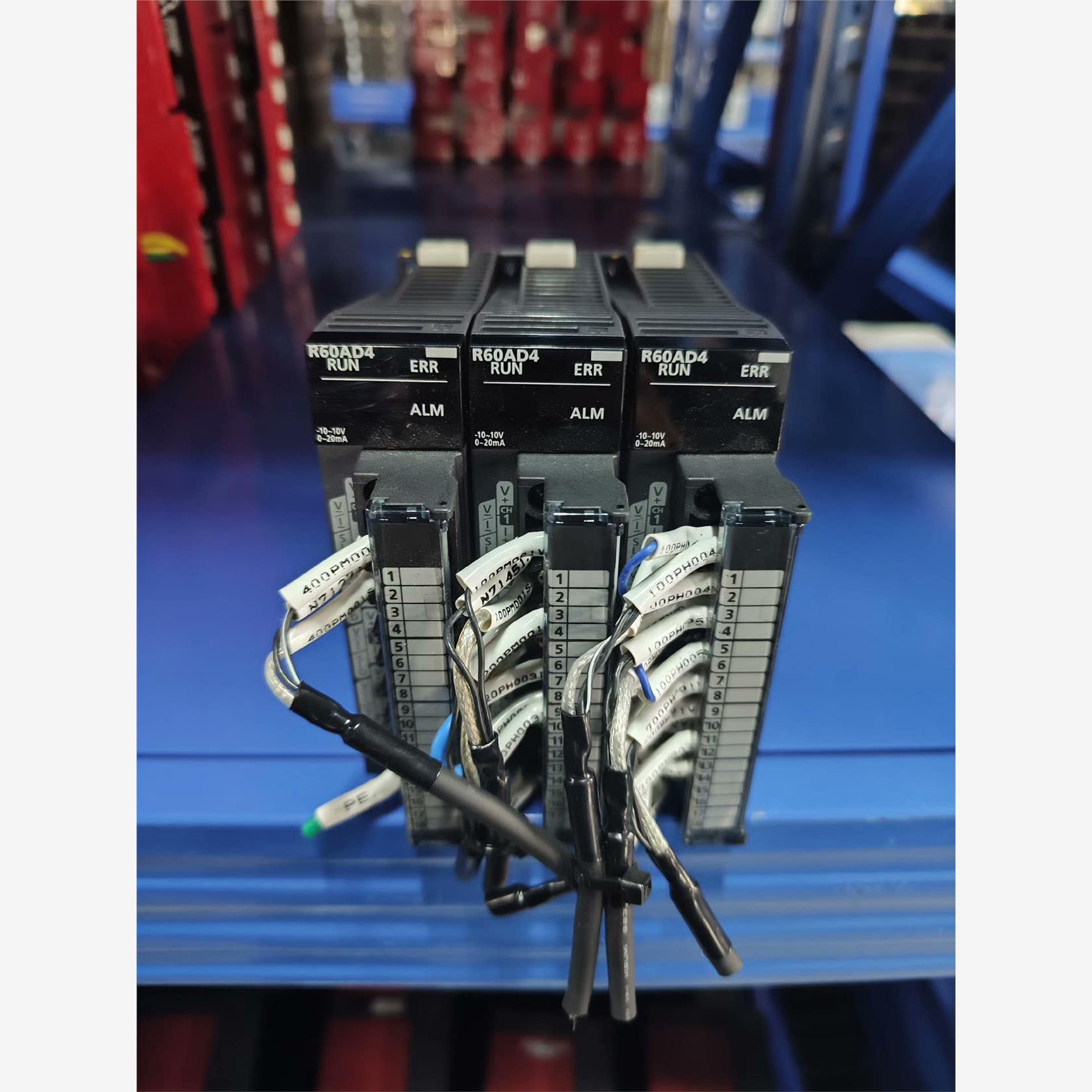 三菱PLC模块R60AD4，成色好，功能包好，包邮顺丰议价下单