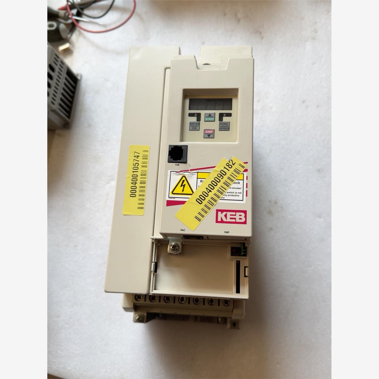 科比变频器 19R6S3E-900A，实物图片，功能正常，面议价下单