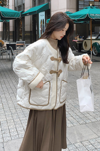 现货！50白鸭绒小香风白色羽绒服女短款外套159/831/P235K348图片