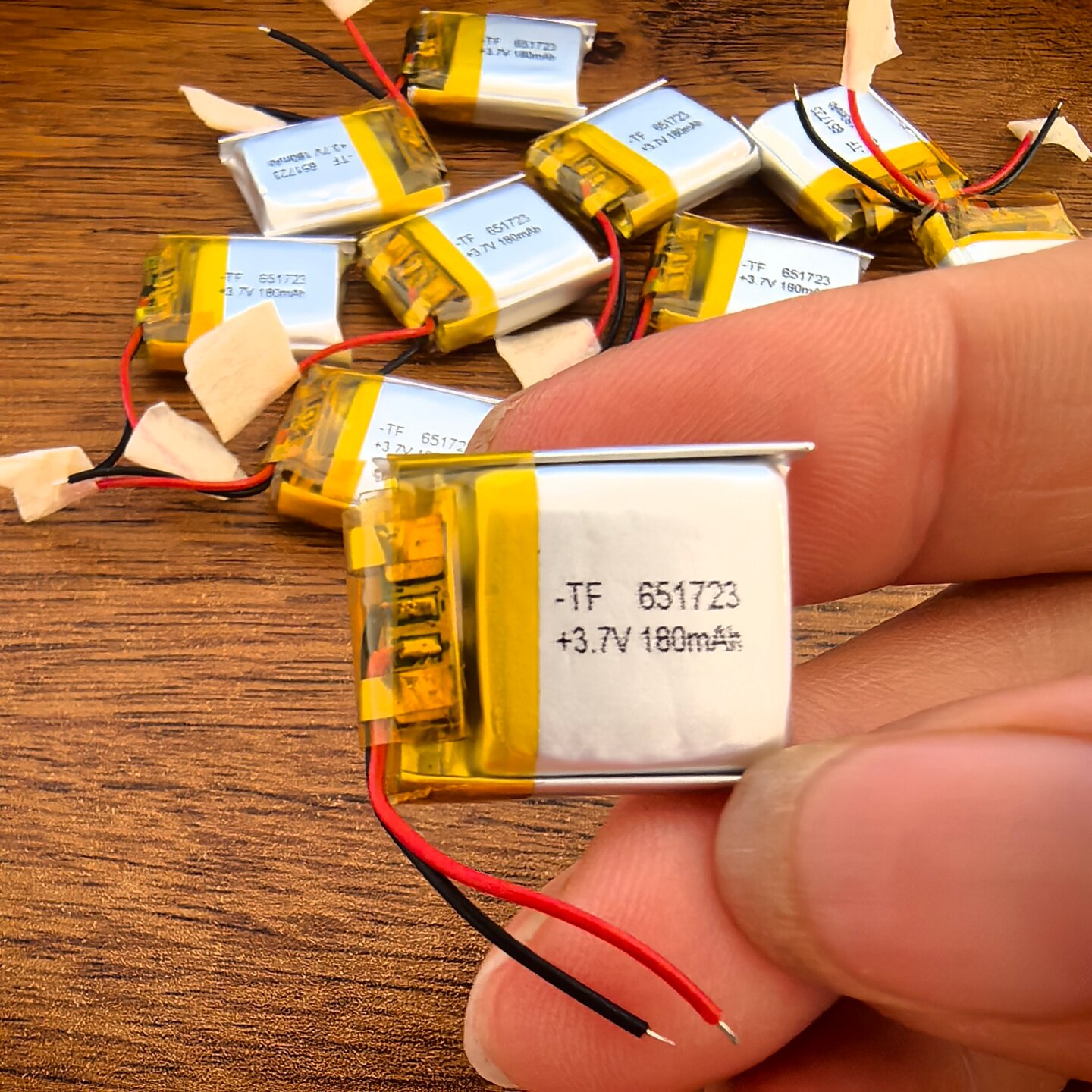 6517233.7V180mAh聚合物锂电池