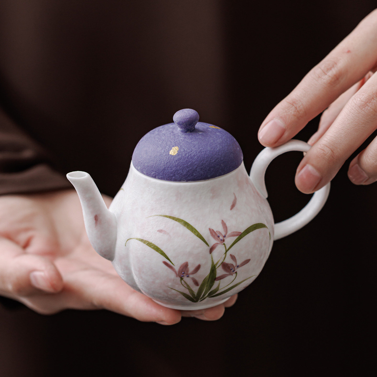 高颜值手绘紫兰雾粉陶瓷茶壶家用泡茶壶单壶功夫茶具送女士朋友