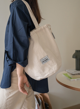 MOREGOOL 23/SS 原创大容量白色帆布抽绳水桶包 单肩厚实帆布包