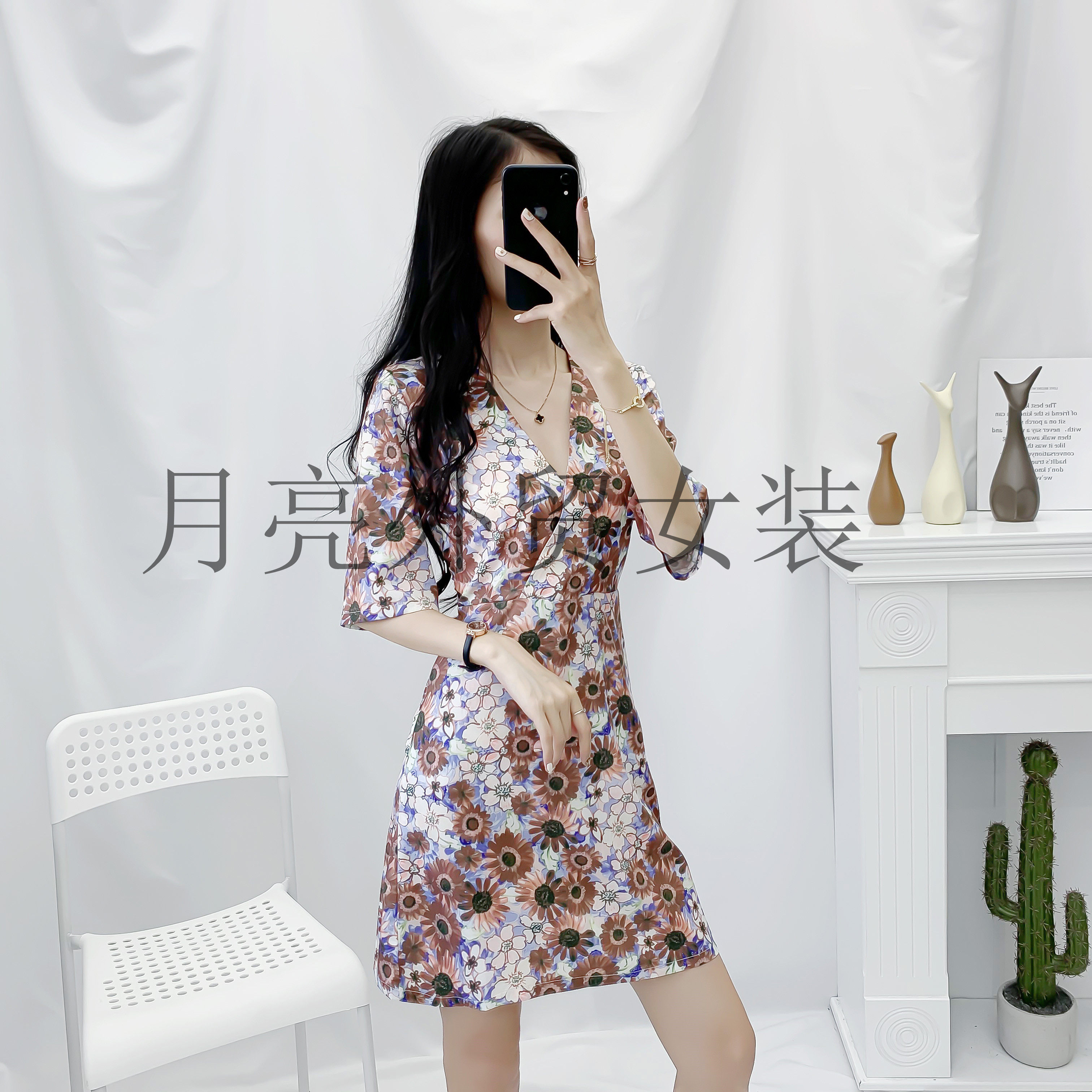 2020夏季女装时尚欧美风印花气质交叉深v领短袖高腰显瘦连衣裙