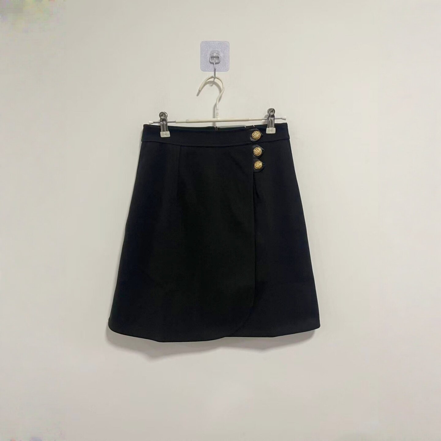 2026春季毛呢侧排金扣A字短裙女 高腰修身显瘦气质通勤百搭半身裙