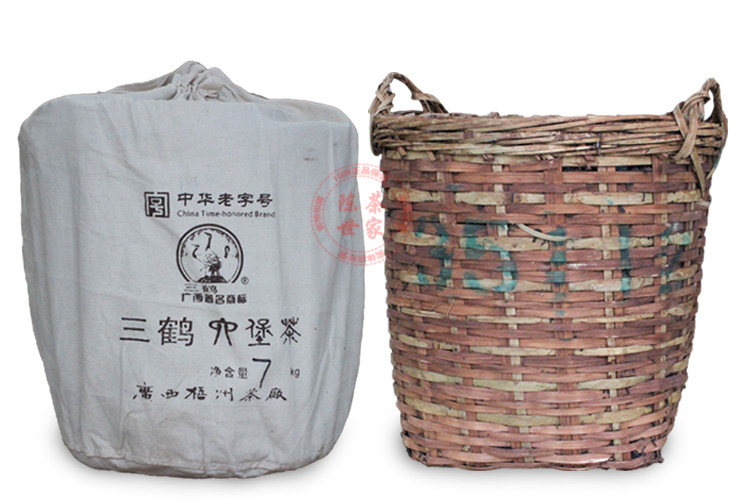 梧州茶厂三鹤六堡茶标杆茶槟榔香35112中萝7000克