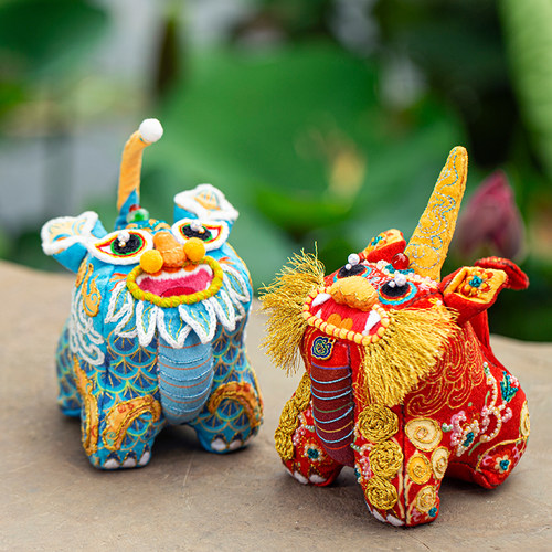 阿卡手工甪端刺绣玩偶diy摆件