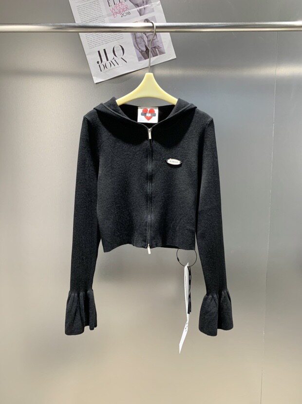 小众设计 24春 极简时尚字母金属铁牌装饰花苞袖拉链连帽针织开衫