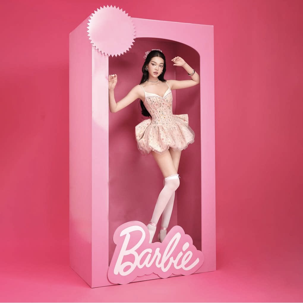 甜美风复古芭比大蝴蝶结高腰蓬蓬纱碎花吊带连衣裙色小礼服公主风