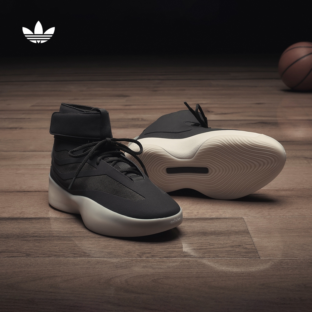 阿迪达斯三叶草系列男女运动鞋