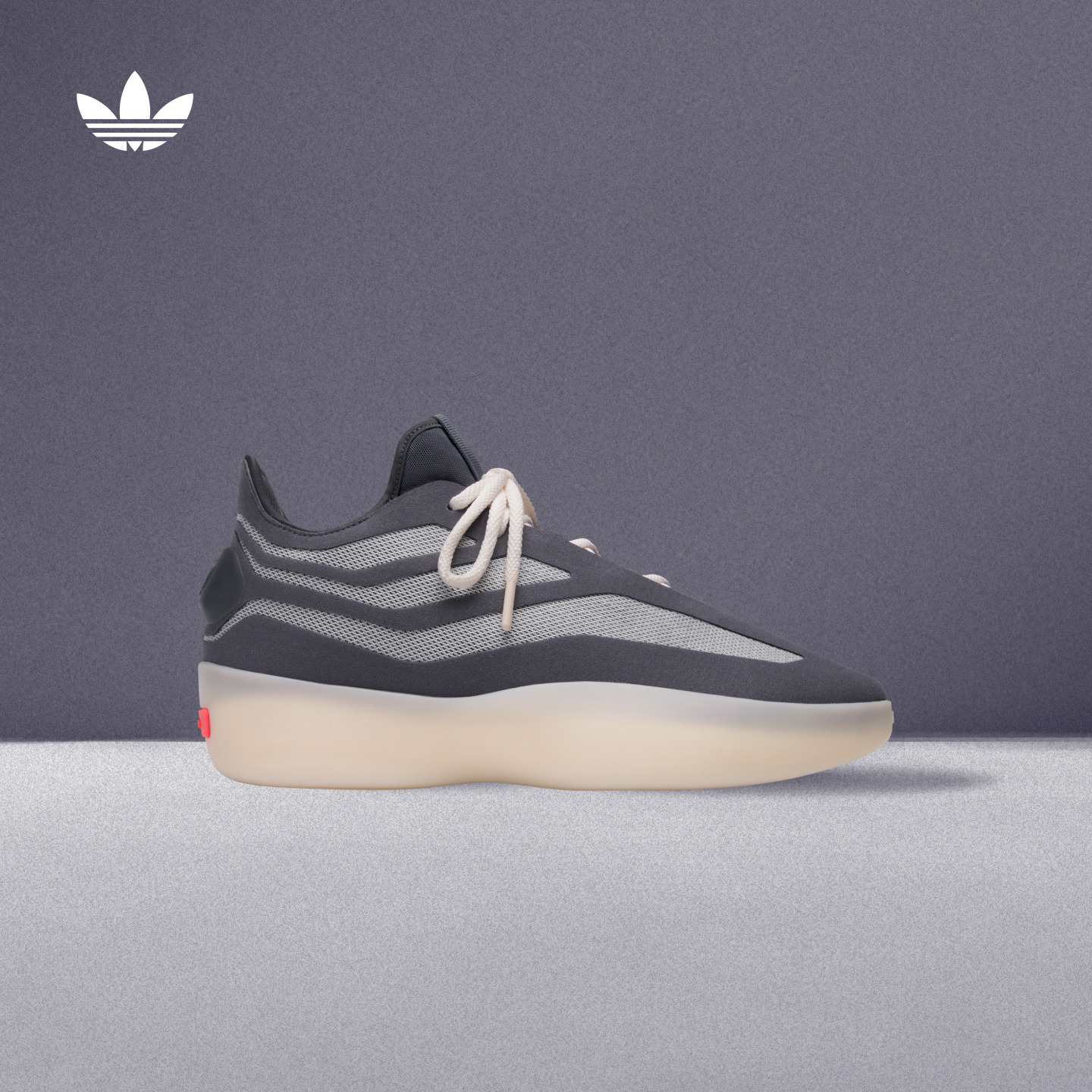 阿迪达斯三叶草系列男女运动鞋