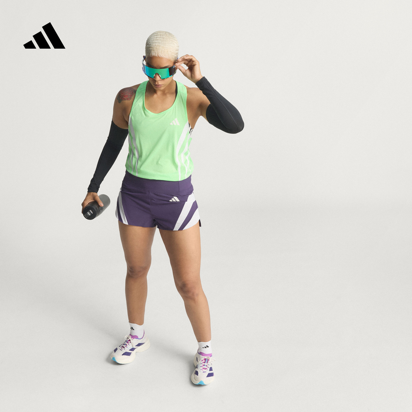 阿迪达斯女纽约配色跑步运动短裤