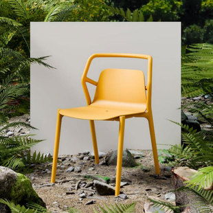 塑料加厚餐椅北欧家用简约休闲可堆叠椅阳台庭院靠背椅小户型餐椅