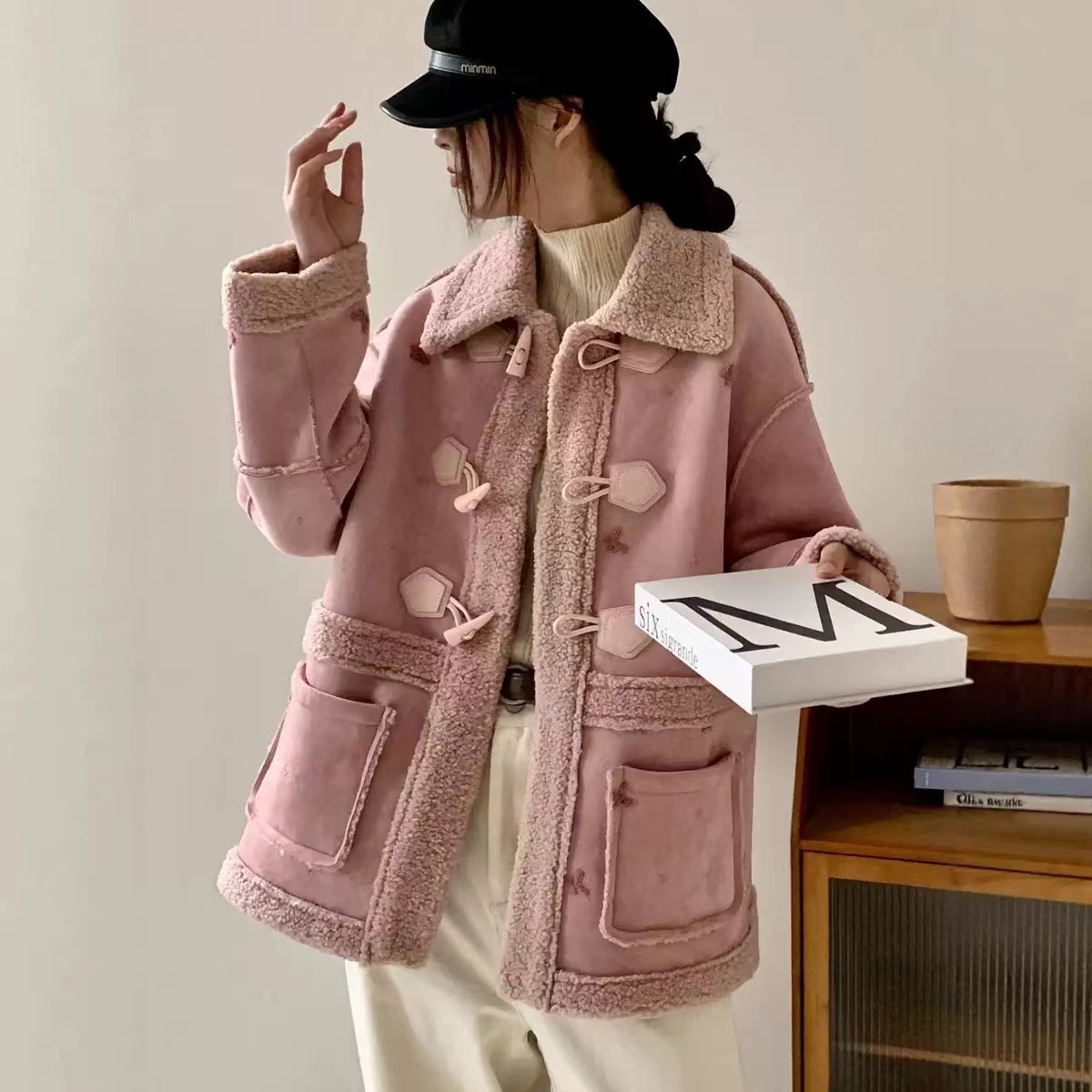 2025年冬新款复古拼接加厚保暖翻领上衣外套