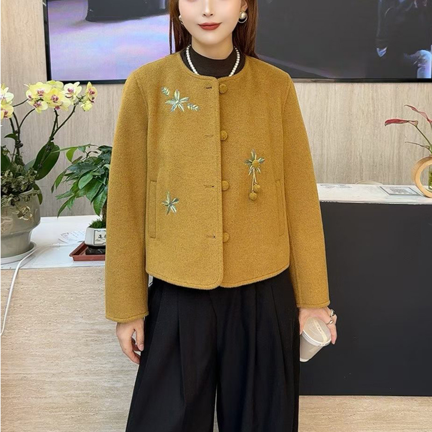 刺绣短款双面羊毛大衣女秋冬显瘦