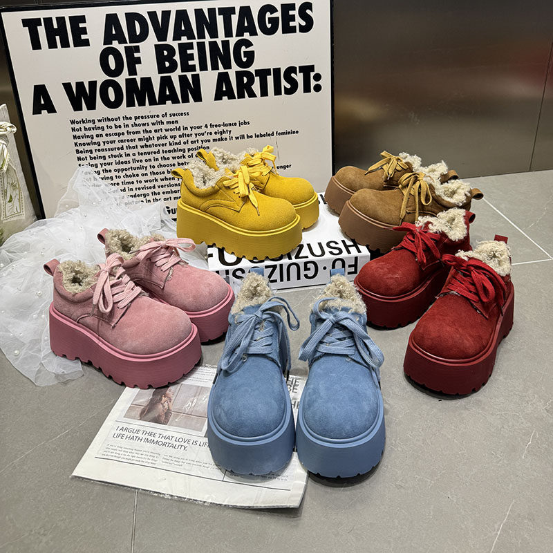 无注册商标反毛皮松糕厚底马丁靴