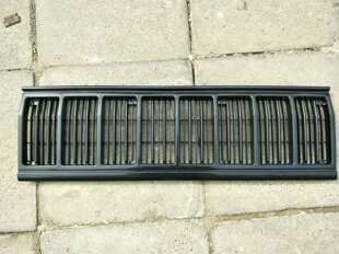 吉普切诺基213车前保险杠中网分八孔和七孔