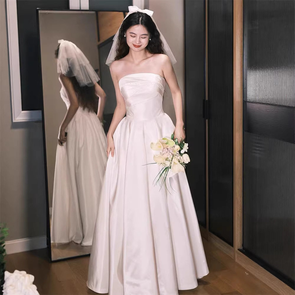 法式抹胸轻婚纱新娘简约缎面小个子订婚领证白色礼服裙气质出门纱