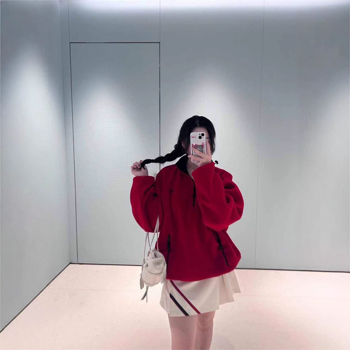 2025秋冬新款miu家新年红徽标刺绣落肩袖设计半拉链摇粒绒卫衣