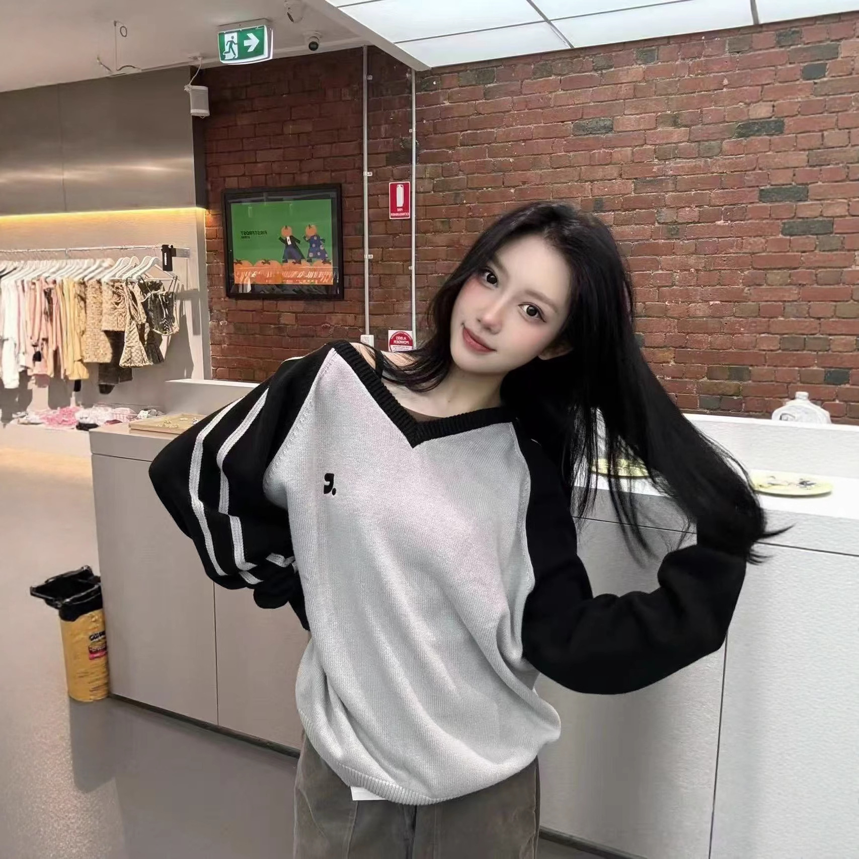 韩国小众 RR早秋新款刺绣V领宽松拼接长袖针织衫毛衣卫衣女插肩袖