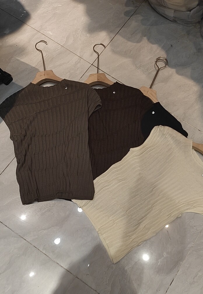 半高领纯色超细羊毛针织短袖背心打底女春秋褶皱显瘦短款上衣