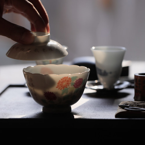 市井造物｜【琼华】 粉彩菊花纹葵囗盖碗（限 弥雲斋 100cc