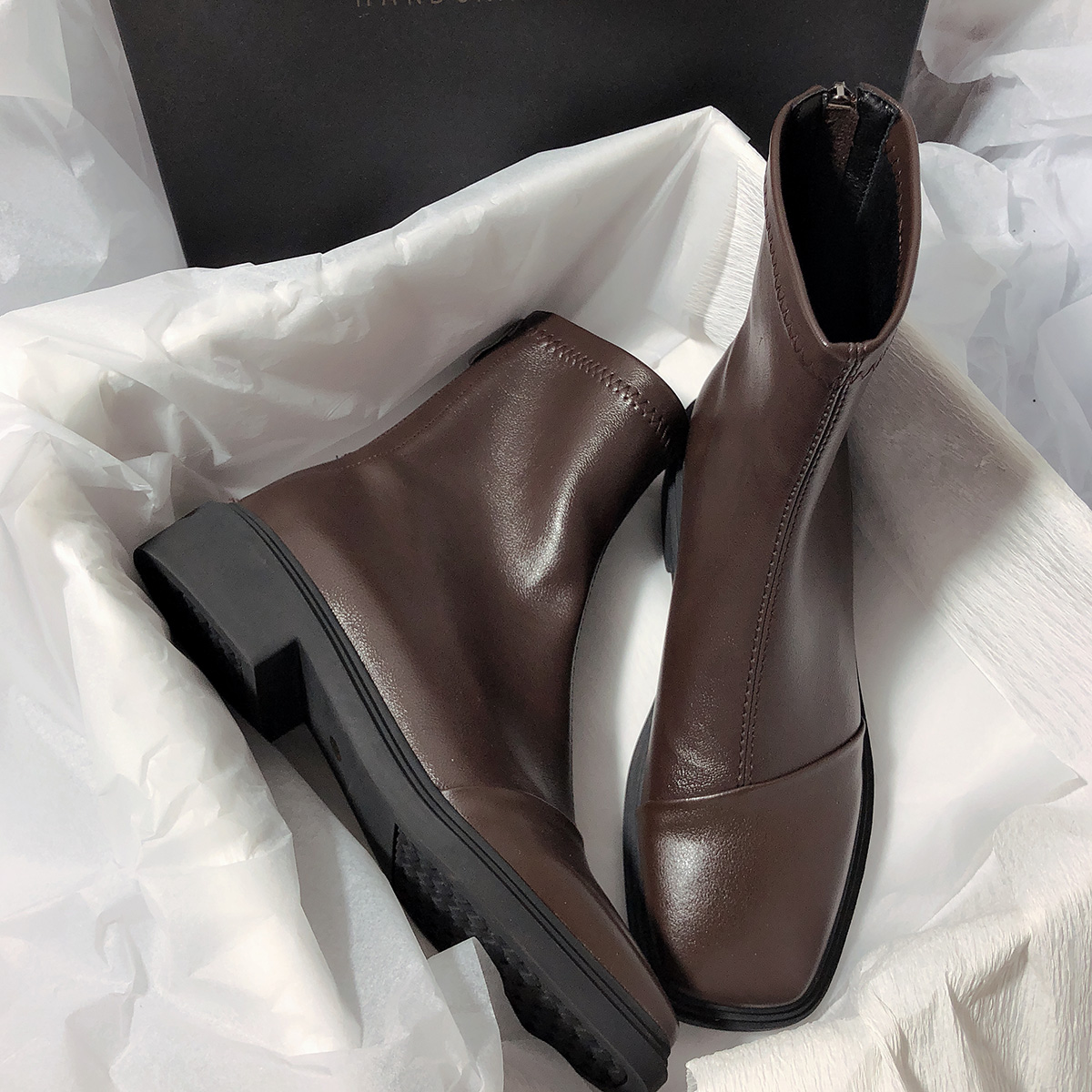 平底简约百搭真皮方头拼接短靴女