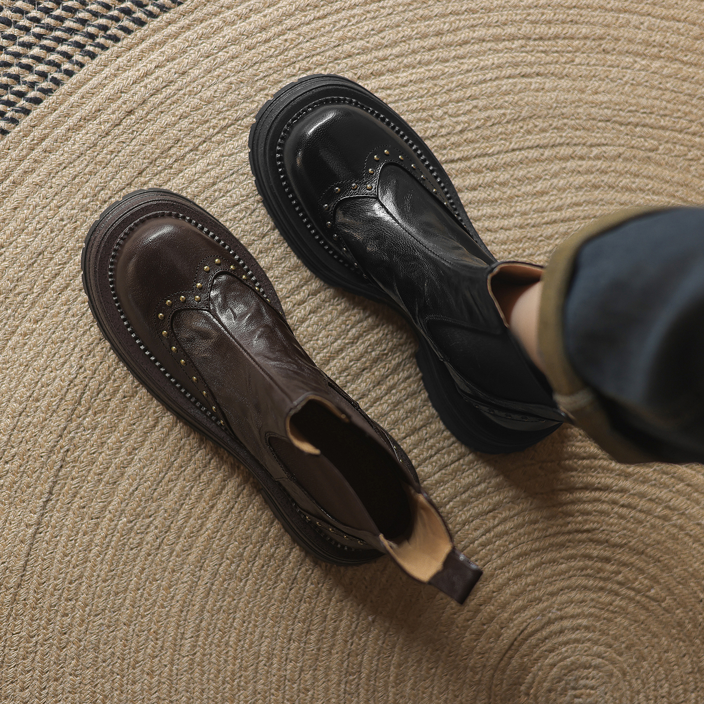 铆钉厚底羊皮切尔西靴粗跟短靴女