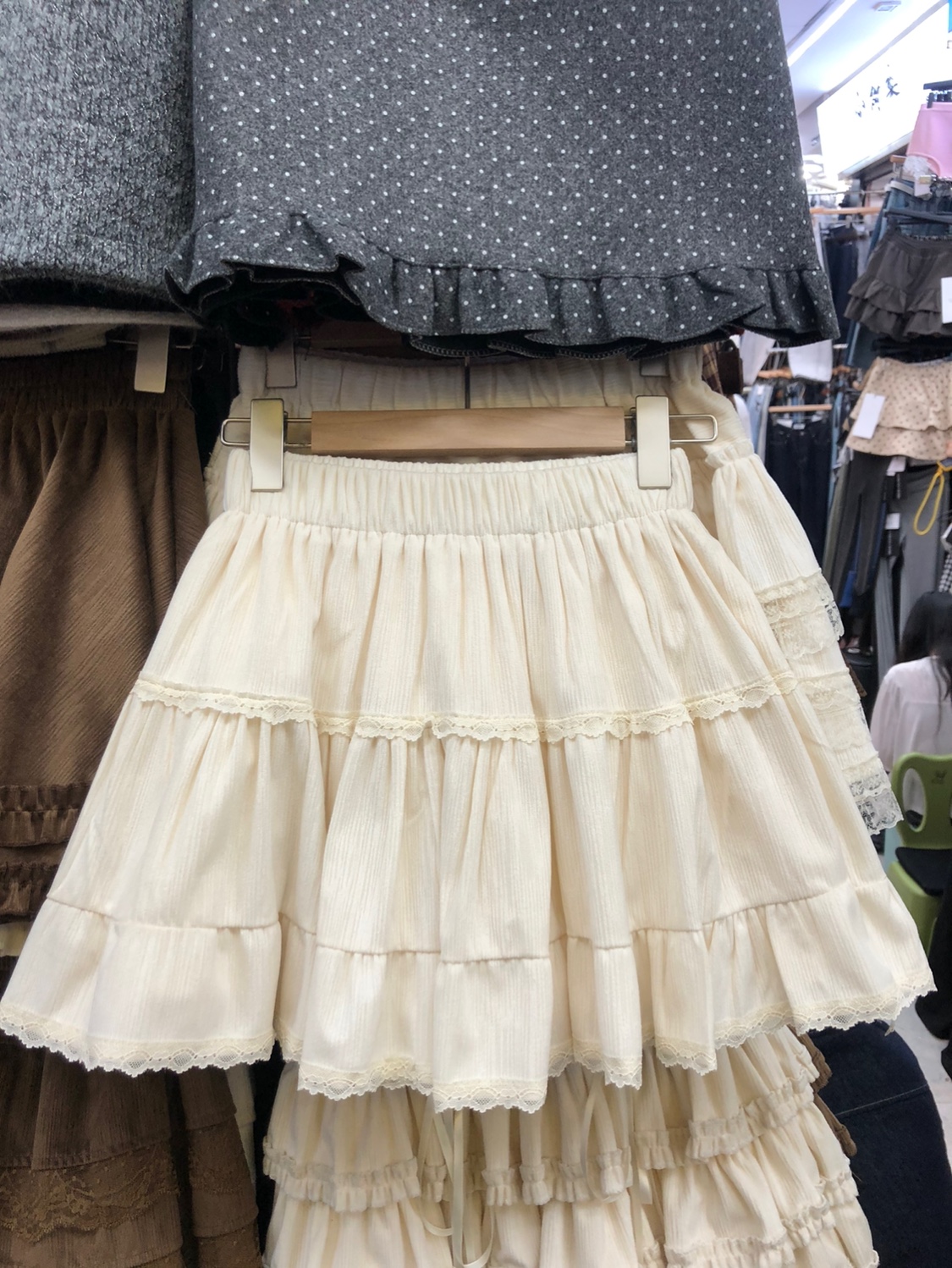 丝绒蛋糕短裙蓬蓬A字裙子秋冬