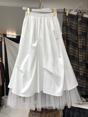 小众温柔杏色褶皱蓬蓬沙裙