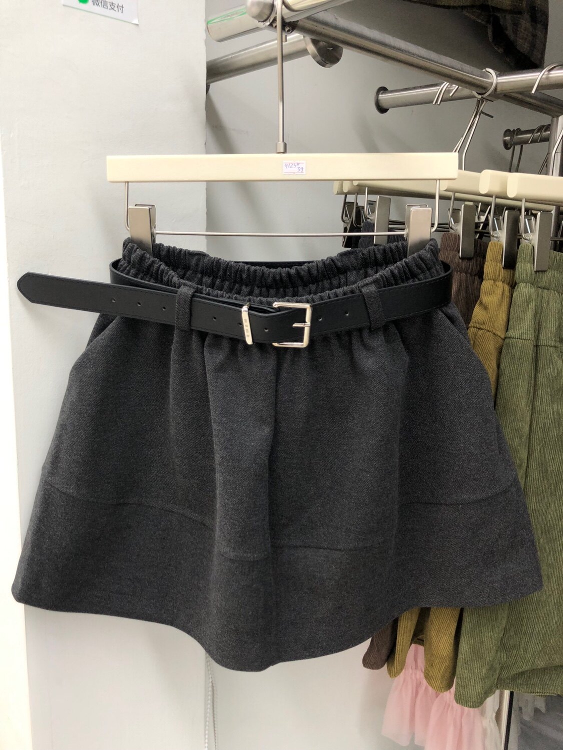毛呢半身裙女2026新款秋季女装时尚裤裙显瘦a字花苞短裙蓬蓬伞裙