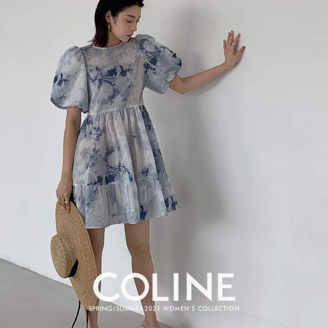 Coline广州U US店夏季女甜美气质圆领套头泡泡短袖印花连衣裙