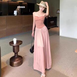 性感粉色褶皱扭结抹胸连衣裙女夏纯欲风表演舞台收腰气质A字长裙