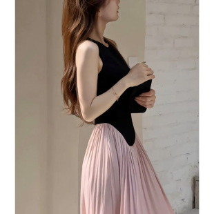 2025夏季独特超好看裙子法式气质高级感绝美黑粉拼接袖连衣裙女